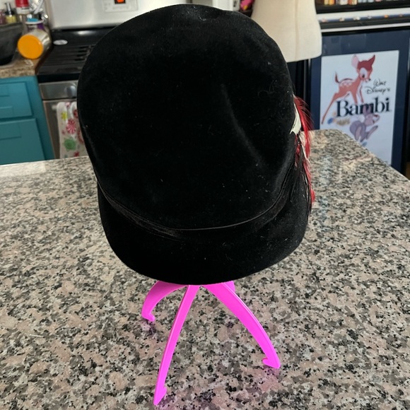 Vintage velvet and feathers hat - Picture 7 of 7